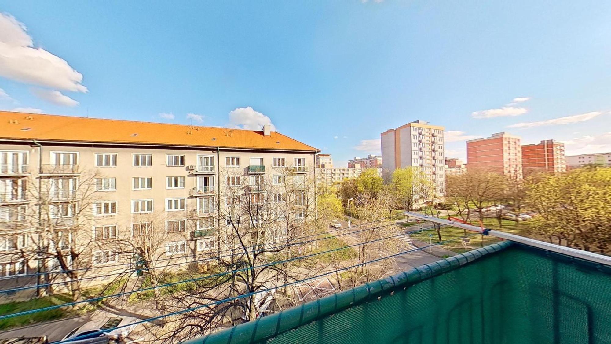 Apartmán 2Br Apt With Free Garage Parking, Close To The Historic Centre Bratislava Exteriér fotografie